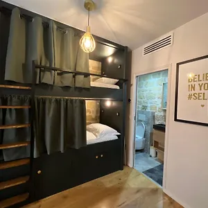 Fraternity-hotel Parigi